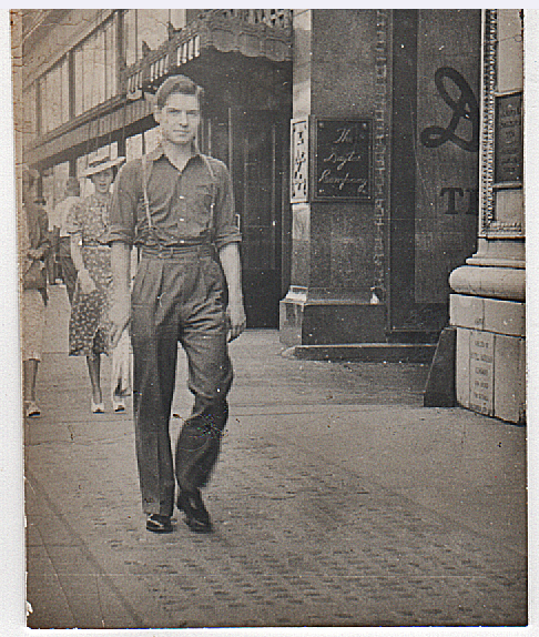 161116bbcut-sidewalk1