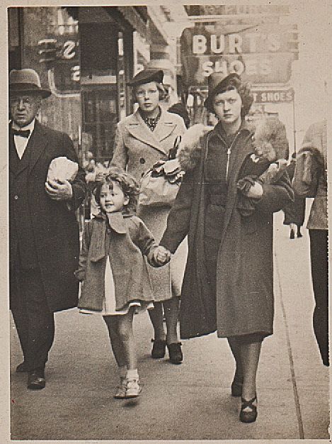 161116bbcut-sidewalk2