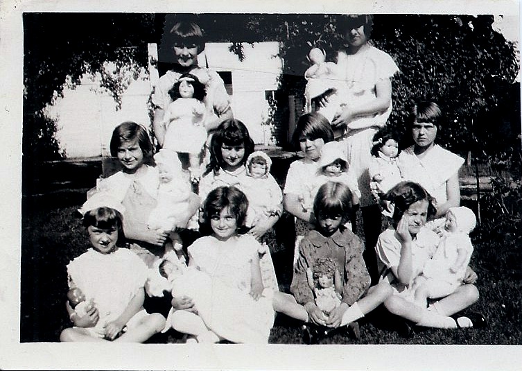 Girls at 1929 party w: dolls (front)