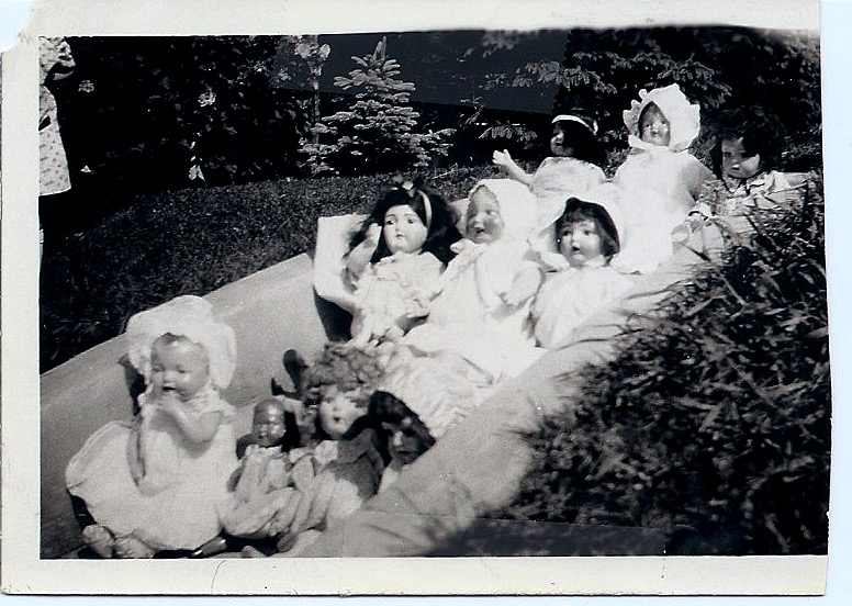 Party with dolls (front)